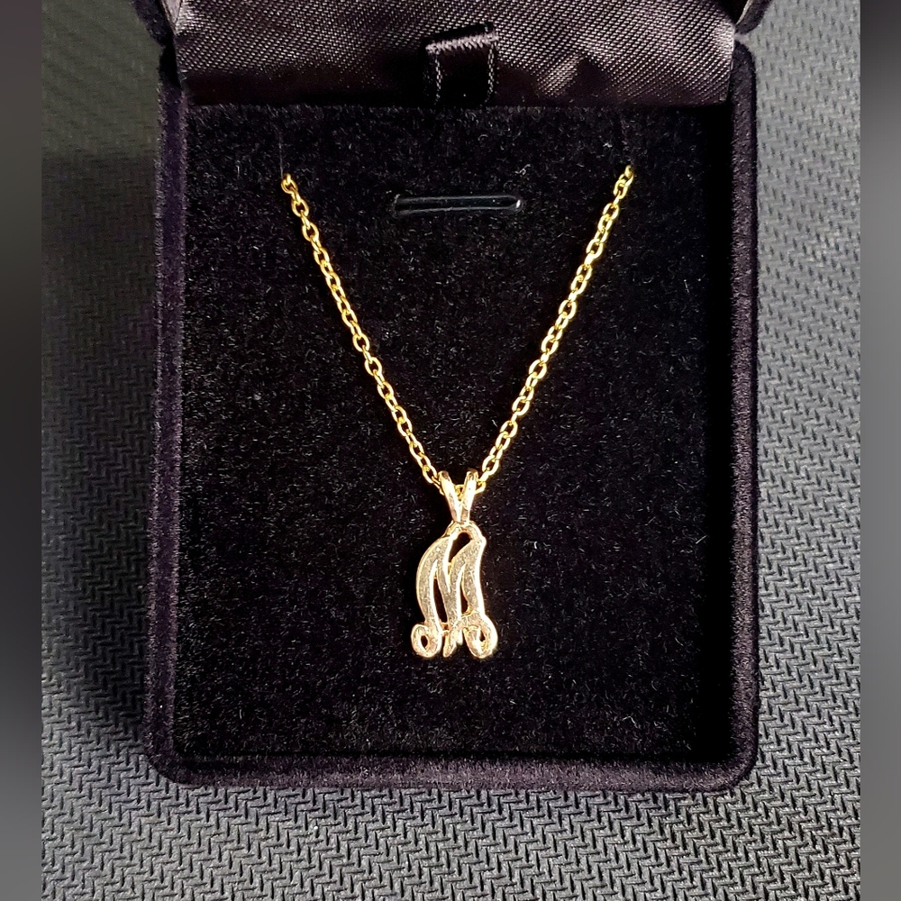 🌟 14K Gold Initial Pendant Necklace M